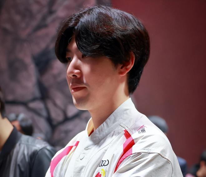 就有娱乐-Uzi巅峰对决，JackeyLove与60激战美国队分钟，爆冷胜负难料！的简单介绍